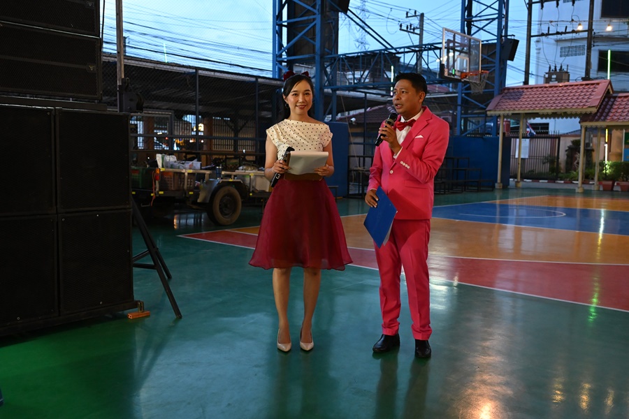 พร้อมเช่า ชุดสูทชาย สีชมพูบานเย็น ทรงเข้ารูป Slim-cut (พร้อมเสื้อกั๊ก)