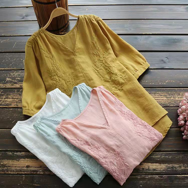 เสื้อผ้าลินินปักลาย