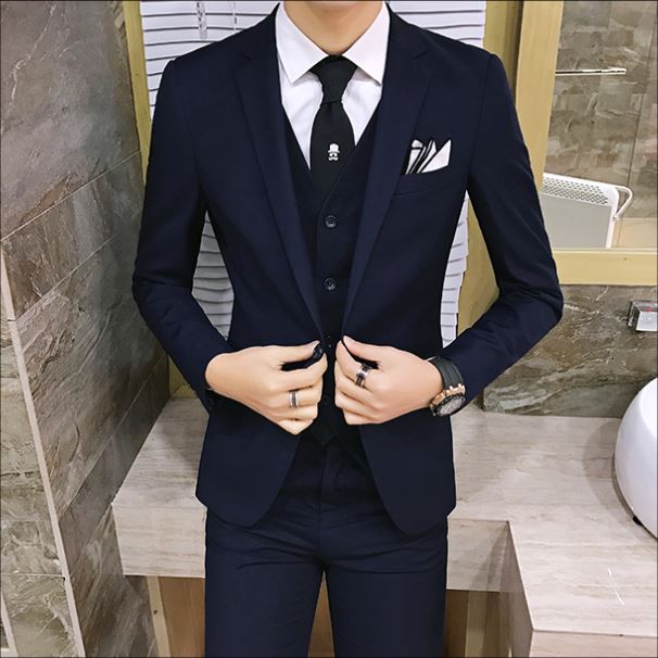พร้อมเช่า ชุดสูทชาย สีกรมท่า ธีมnavy blue รุ่นคลาสสิค พร้อมเสื้อกั๊ก