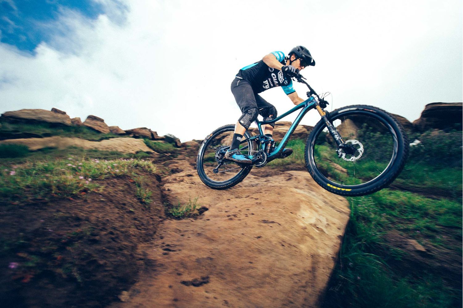 รองเท้าปั่นจักรยาน รองเท้าเสือภูเขา Giant Line MTB Shoe - grey/black EU41-EU45.