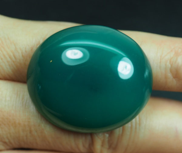คาลซิโดนีสีเขียว (Chalcedony) 68.10 กะรัต