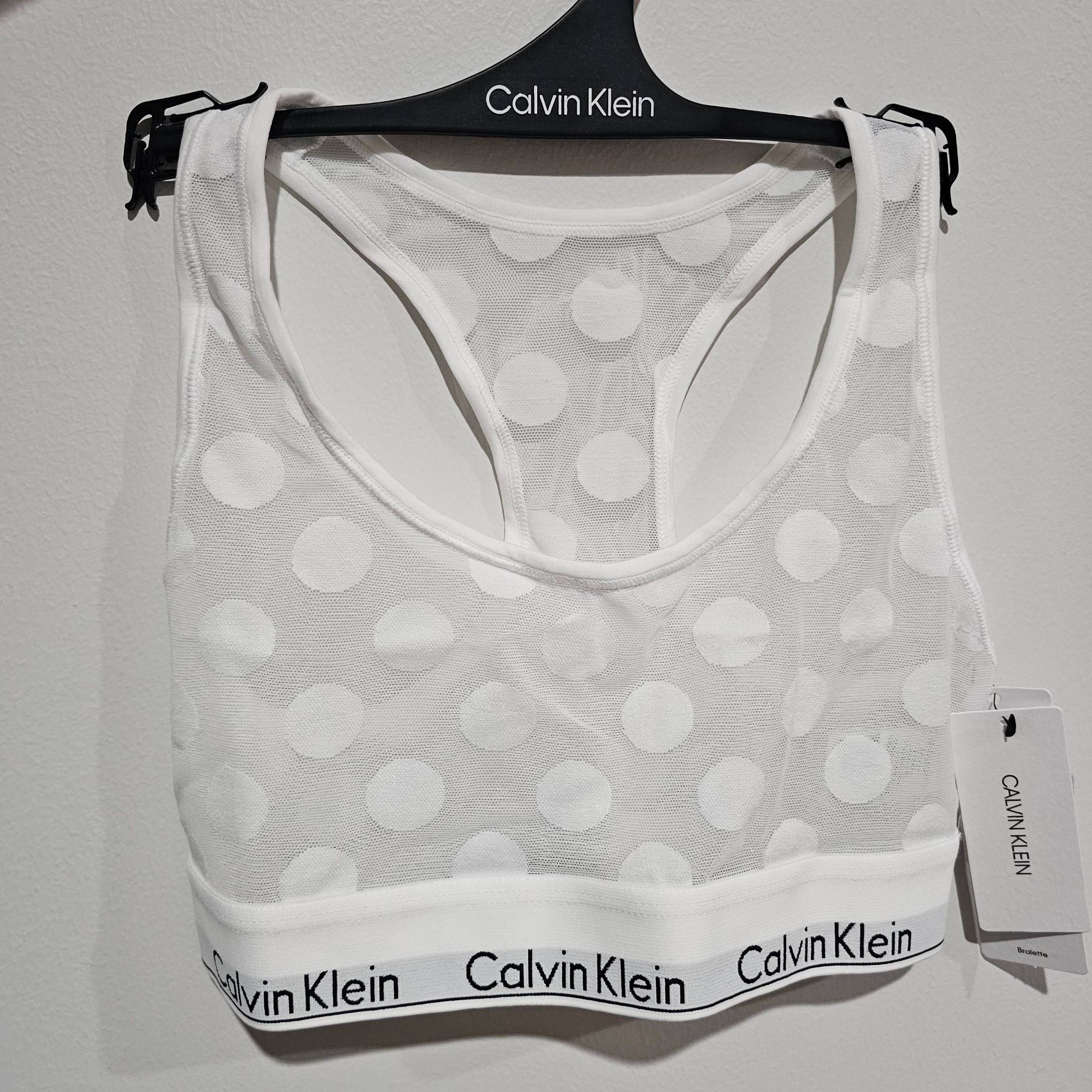 ชุดชั้นใน Calvin Klein รุ่น Unlined Modern Logo Bralette มีให้เลือก 3 สี ป้ายห้อย ของแท้ 100％