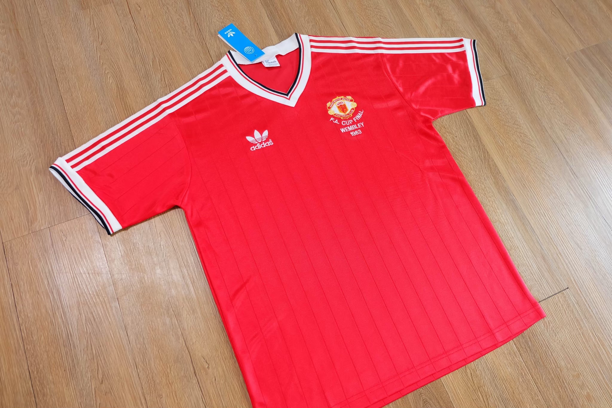 Manchester United 1983 FA Cup Vintage Jersey เสื้อฟุตบอลแมนยูย้อนยุค