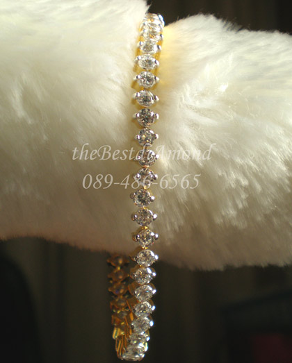 CL009+++สร้อยข้อมือเพชรรอบวงแบบหนามเตย 2 จุด+++เรียบ หรูหรา โชว์เพชรสุดๆๆ ดูดีมีระดับมาก อยู่ได้นานไม่ล้าสมัย งานเรียบร้อยมากๆๆๆ