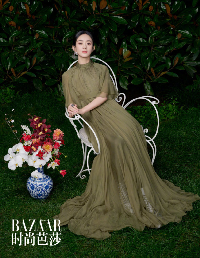 นิตยสาร BAZAAR 2021 ปก จ้าวลี่อิง (Zhao Liying)