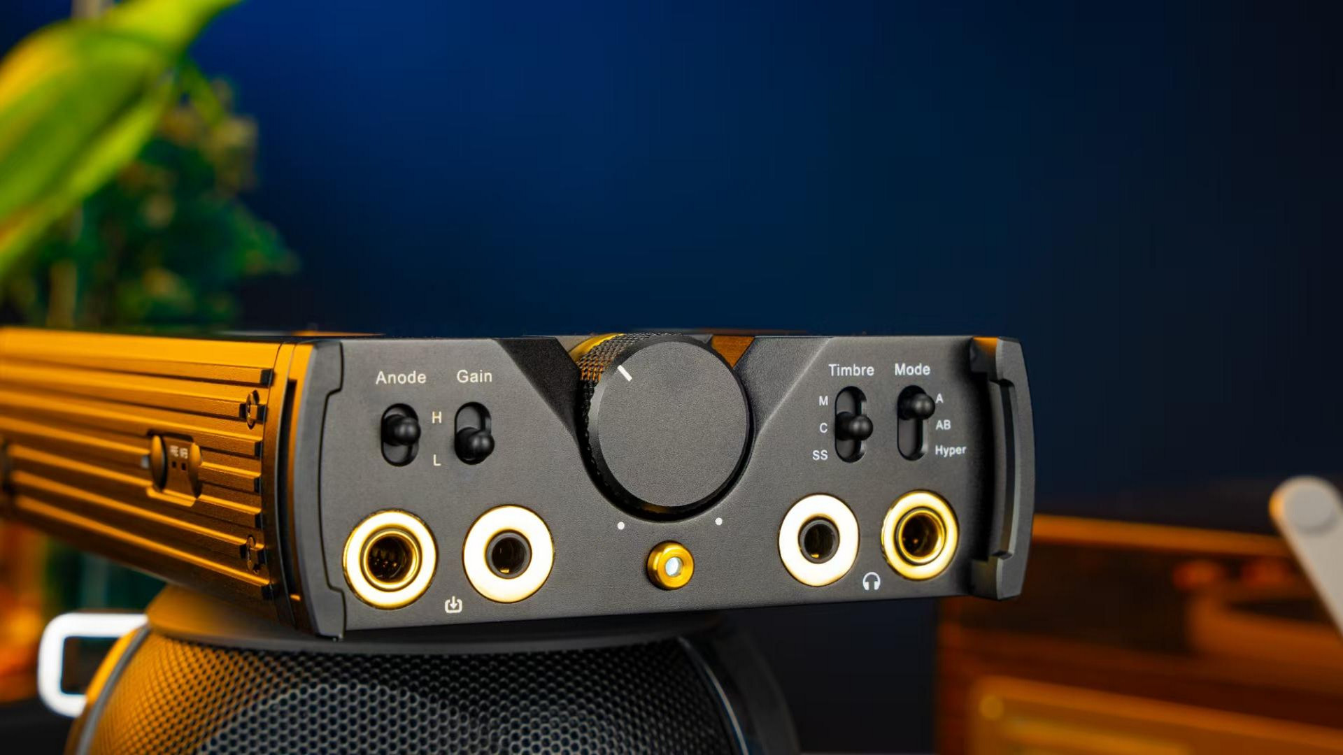 Cayin C9ii แอมป์พกพาหลอดแก้ว Dual Nutube บาลานซ์เต็มรูปแบบพร้อมคุณสมบัติใหม่