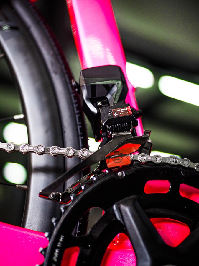 จักรยานเสือหมอบ TWITTER รุ่น R15 Pro ชุดขับเคลื่อน EDS TX 24 sp. (เกียร์ไฟฟ้า) Full Hydraulic เฟรม/ตะเกียบ Full Carbon NEW2024