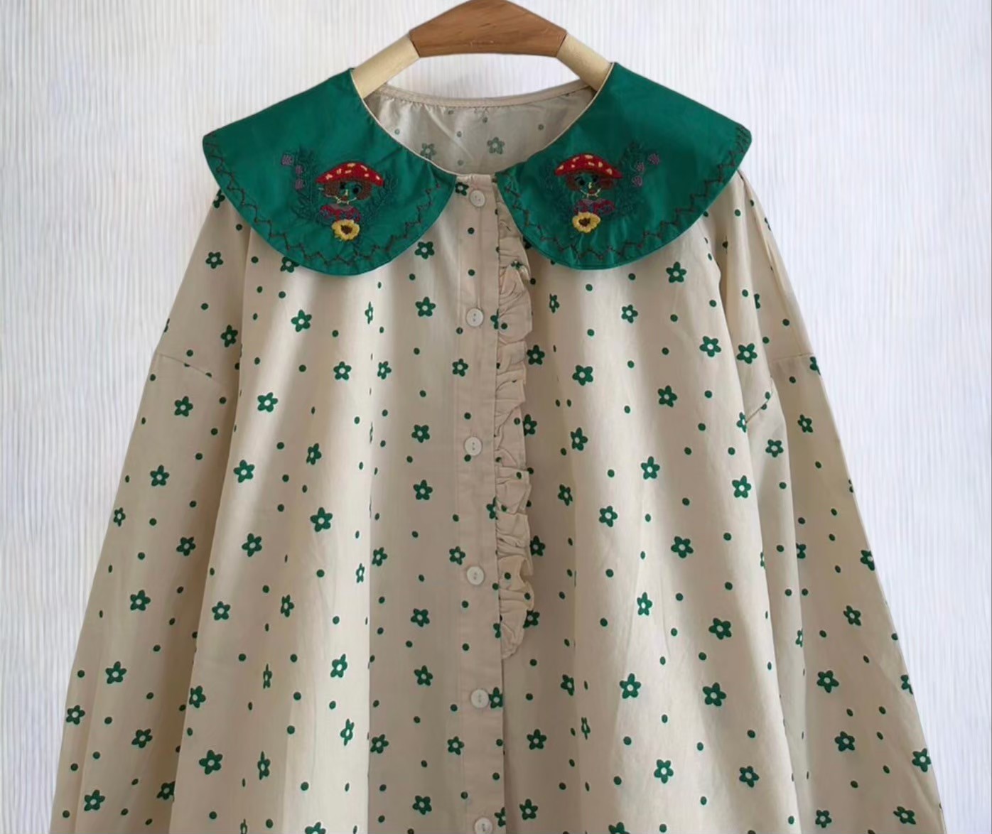 เสื้อคอบัวผ้าฝ้ายลายจุด~ดอกไม้