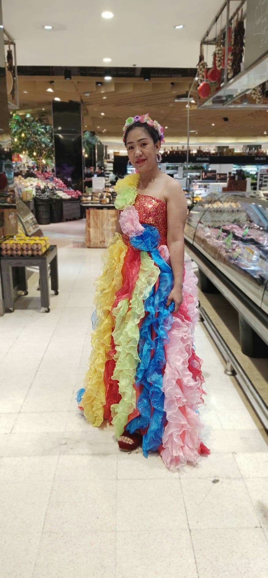 พร้อมเช่า ชุดแฟนซียาว ไหล่เดียว สีรุ้ง ระบายฟูสวย ไหล่เดียว (ซิปหลัง)