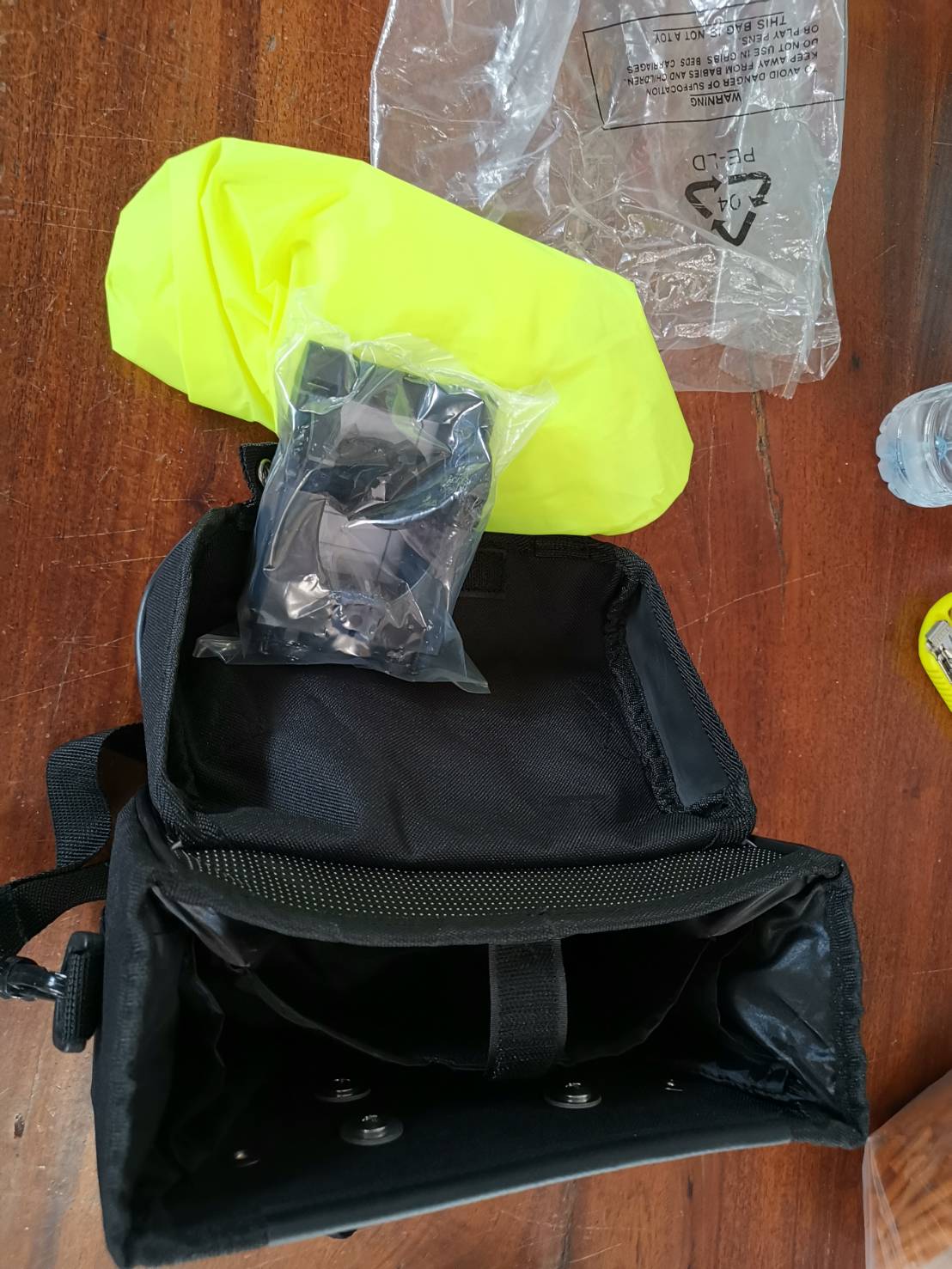 กระเป๋าคาดแฮนด์จักรยาน VINCITA STRADA B011Q-LO (รวม M.T.S.-4 ADAPTER คลิป)