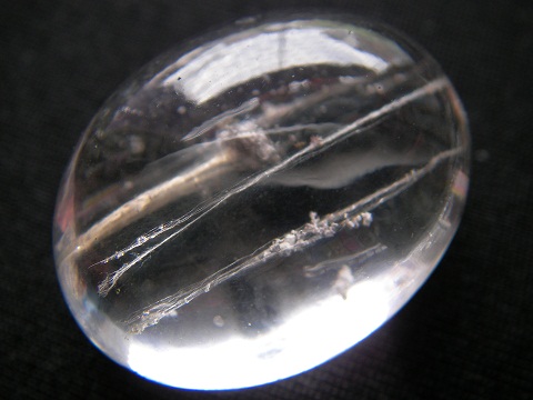 QU0019 QUARTZแก้วขนเหล็กสลักเสี้ยนลอยทั่วเม็ดเสริมเม็ดพระธาตุลอย กลางเม็ดแก้วด้วยเสน่ห์แห่งพระธาตุขนาดเม็ดแก้ว 20.22x26.19x14.00 mm.นน.52.53ct.ขายแล้ว