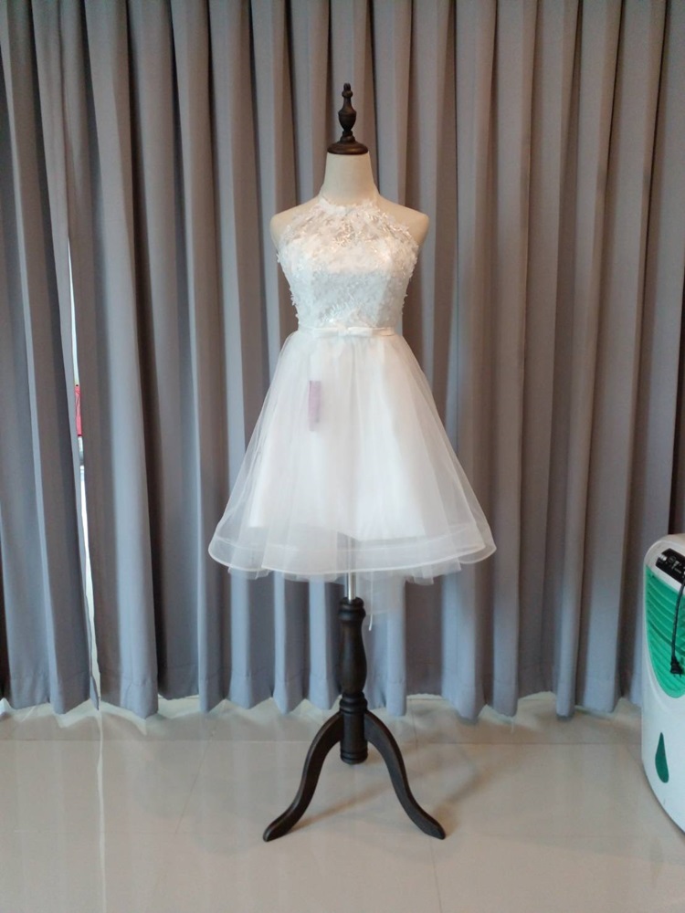 พร้อมเช่า เดรสขาว พรีเวดดิ้ง สวยหวาน กระโปรงตาข่าย ตัวชุดลูกไม้&แต่งโบว์ช่วงเอว (ซิปหลัง)
