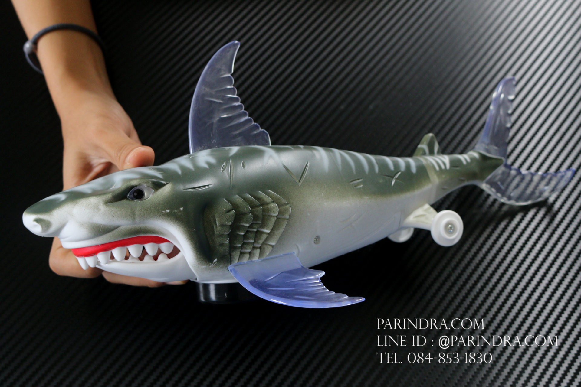 ชุดของเล่น โมเดลปลาฉลาม Crazy Shark Deep Sea วิ่งได้ มีเสียง มีไฟ หลังลาย