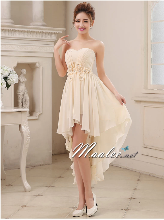 พร้อมเช่า ชุดราตรีสั้น เกาะอก หน้าสั้นหลังยาว แต่งดอกเพิ่มคริสตัล สีครีม