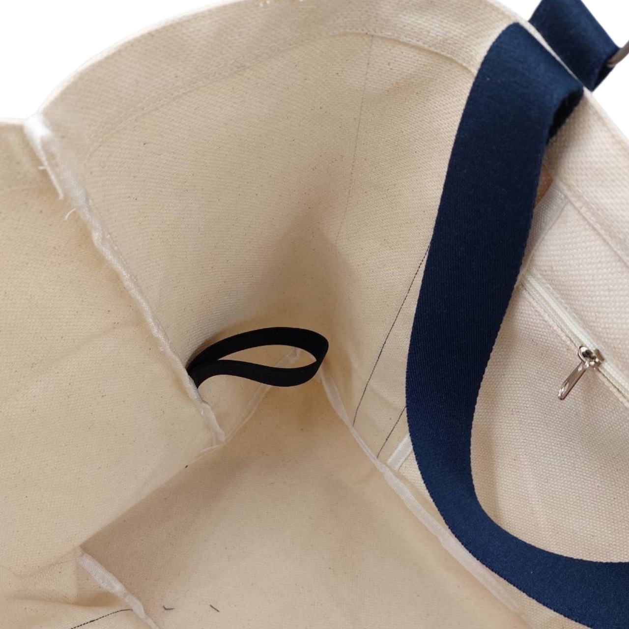 กระเป๋าแคนวาส พร้อมสายสะพาย ทรง Tote bag