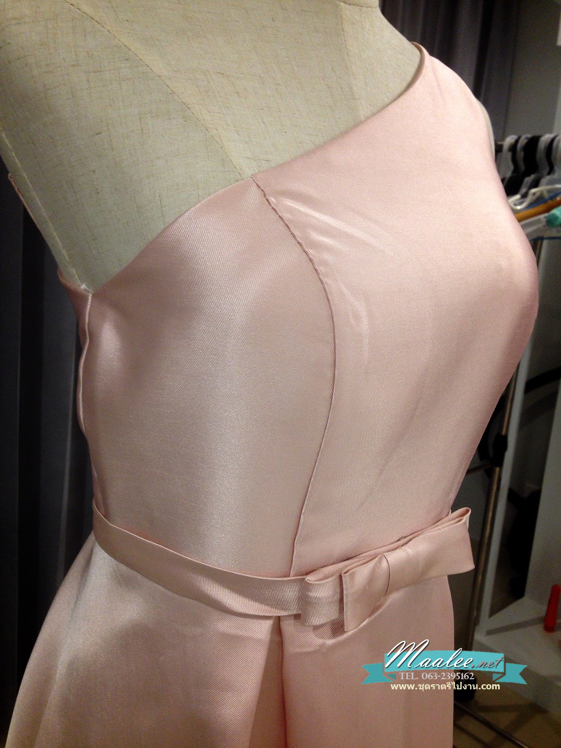 พร้อมเช่า ชุดราตรียาว ชุดเพื่อนเจ้าสาว สีชมพู Pastel แบบ F ไหล่เดียว ผ้าซาติน มีโบว์ช่วงเอว (เชือกผูกด้านหลัง)