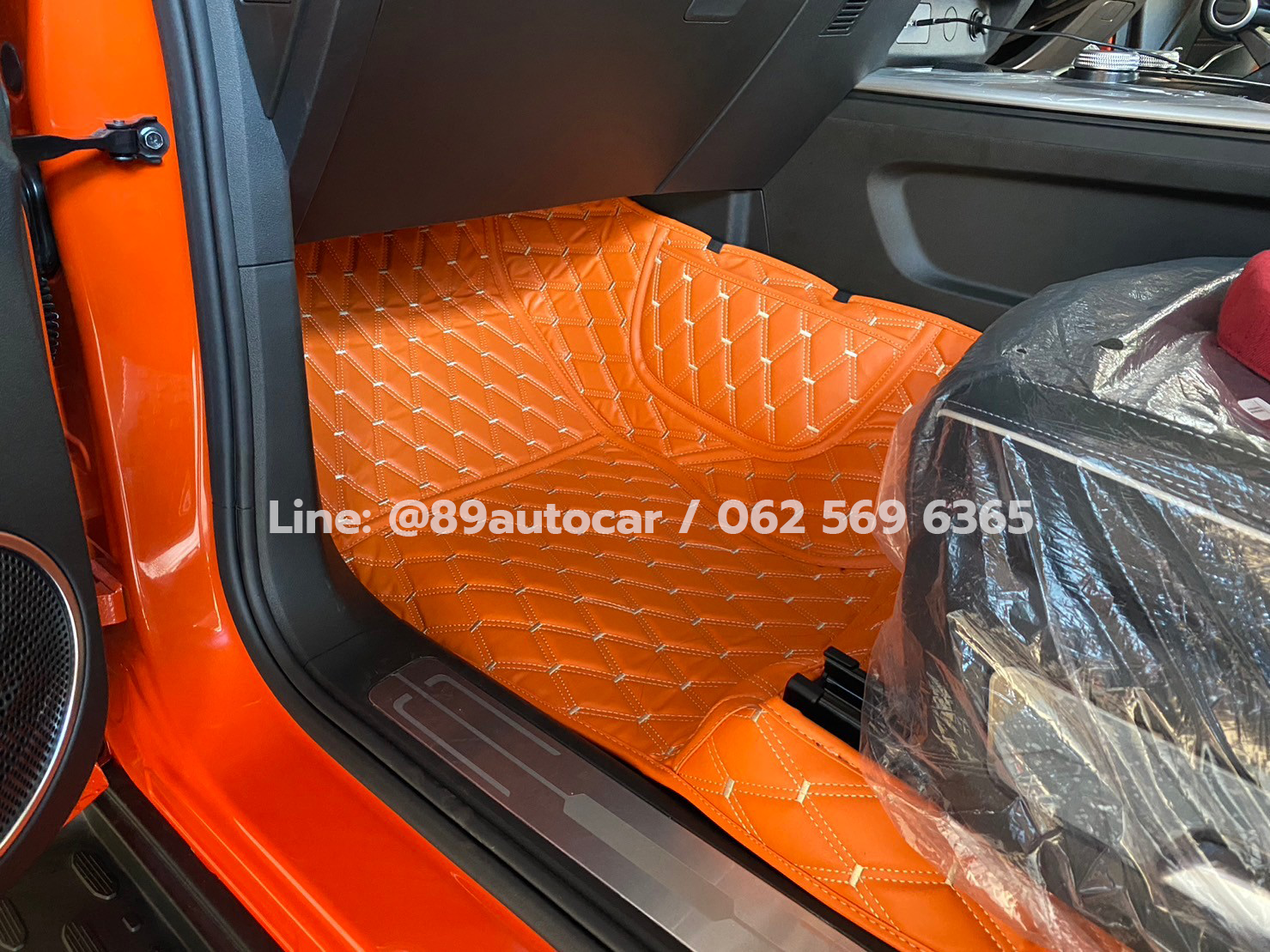 พรมปูพื้นรถยนต์ Tank300 ปูพรมVVIP สีส้มด้ายทอง เต็มคัน