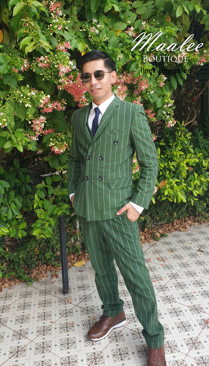 พร้อมเช่า ชุดสูทชาย สีเขียว ลายทางเก๋ๆ (พร้อมเสื้อกั๊ก)