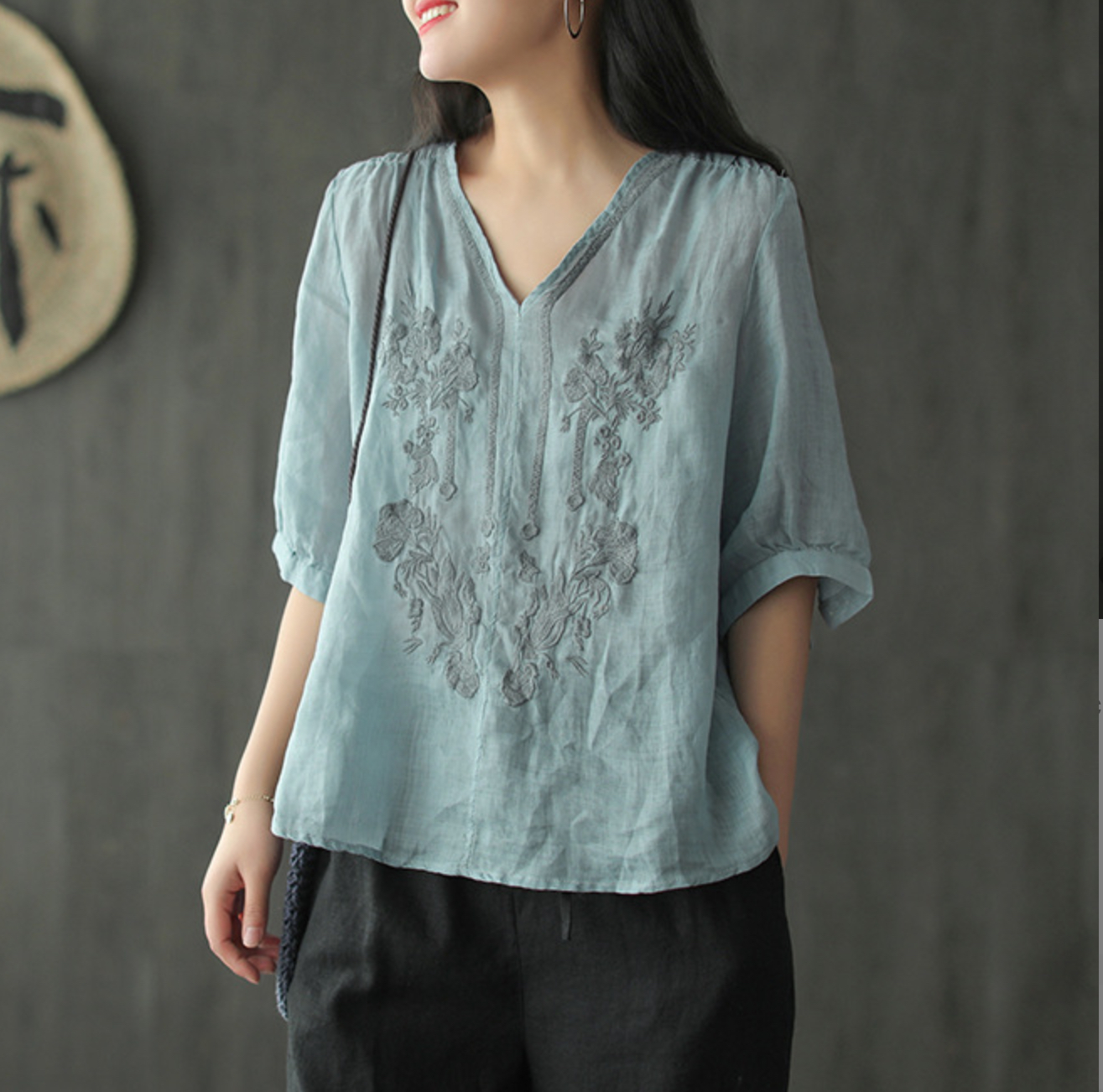 เสื้อผ้าลินินลายปัก