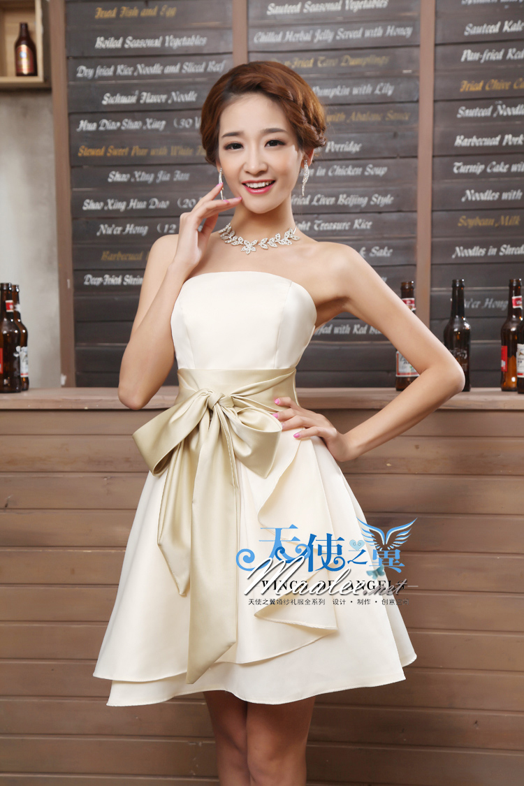 พร้อมส่ง ชุดราตรีสั้น เกาะอก สีครีม ผ้าซาติน คาดเอวสีทอง เรียบหรู