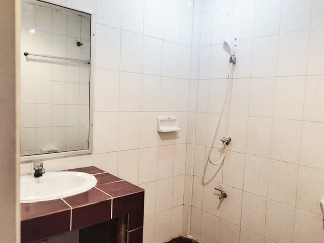 ให้เช่าทาวน์เฮาส์ 2 ชั้น 19 ตรว.หมู่บ้านสหโชค ถนนรามอินทรา 34 ใกล้ตลาดนัดเลียบด่วนรามอินทรา