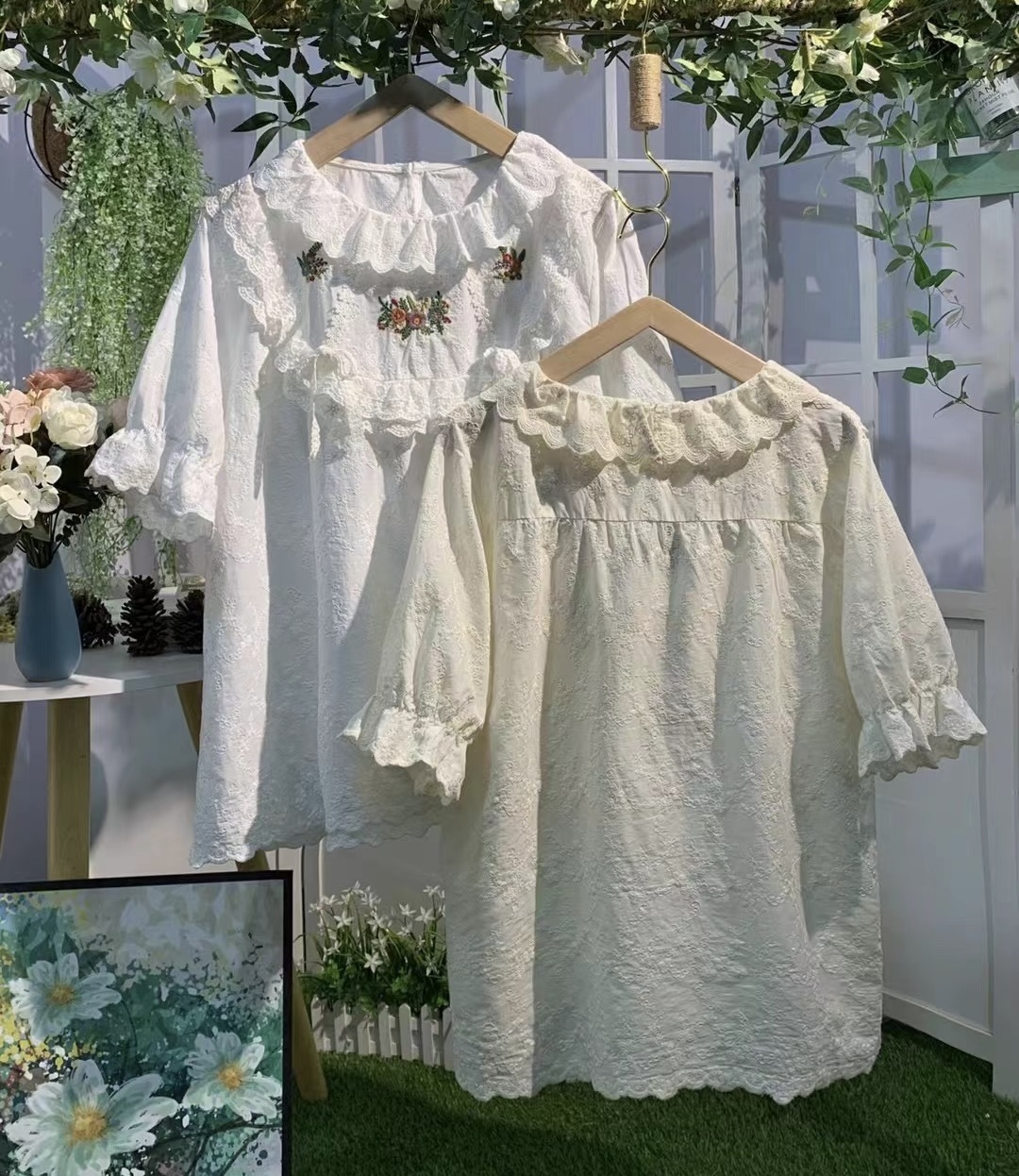 เสื้อผ้าลูกไม้ลายปักแต่งคอระบาย