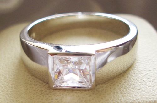 แหวนสำหรับหนุ่มอีกวงคะ อันนี้ก็เท่ห์ไม่เบาคะ รหัส BR014-MD