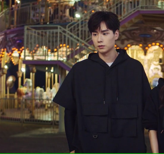 เสื้อฮู้ดแขนสั้นสีดำ (แถม กางเกงขาสั้น) แบบ หูอี้เทียน ในซีรี่ย์ นายขี้อายกับยัยแก้มแดง