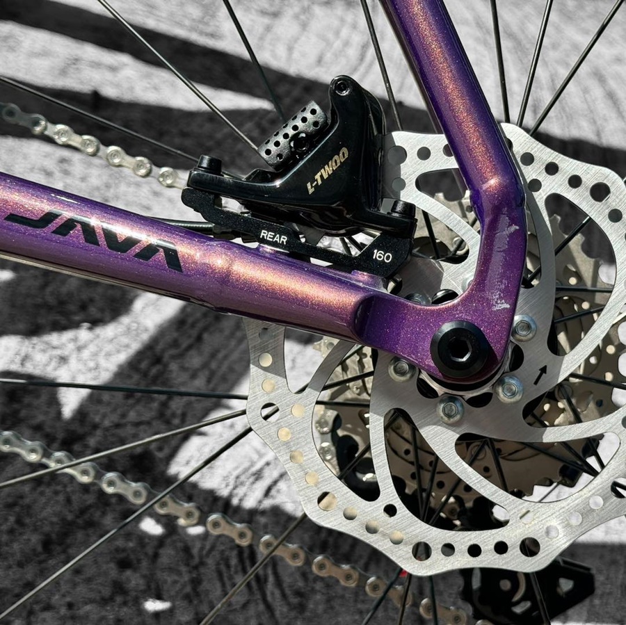 จักรยานเสือหมอบ JAVA SILURO 6 TOP DISC ชุดขับ L-TWOO RX 24 Speed (2x12) ได้รับการรองรับมาตรฐาน 𝗨𝗖𝗜 สีลิมิเตท ม่วงเมทัลลิค (Chameleon)