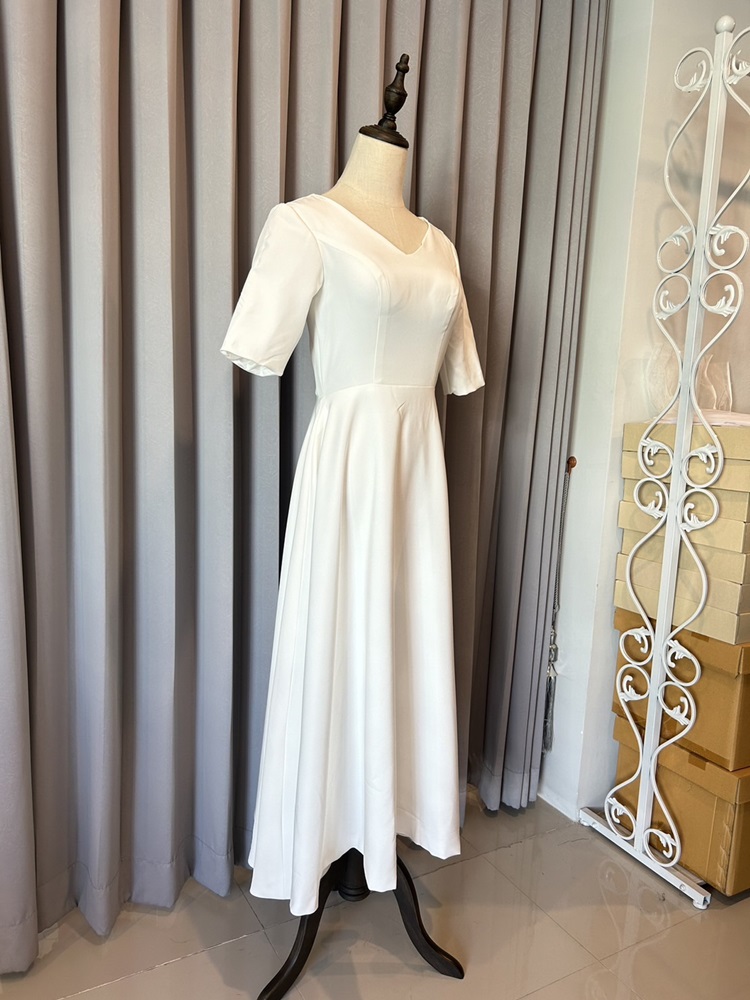 พร้อมเช่า ชุดเช่า ชุดแต่งงาน มินิมอล ชุดหมั้น แขนสั้นคอวี