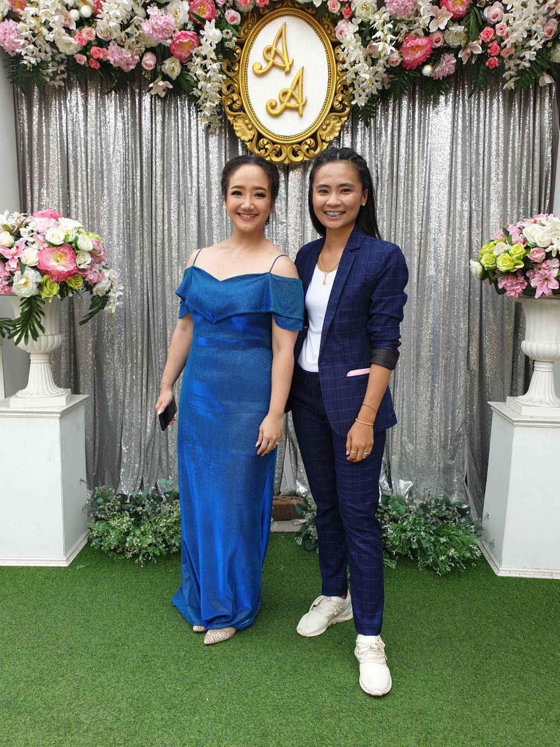 พร้อมเช่า ชุดสูทชาย สีน้ำเงิน ลายตาราง ทรงเข้ารูป สไตล์เกาหลี พร้อมเสื้อกั๊ก