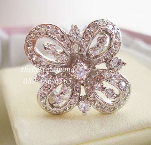 BR611RD+แหวนนกยูง+++ แหวนเพชร cz หรูหรามากๆๆ สวยสุดๆ หากชอบแหวนอลังการ แบบRight Hand Ring ต้องไม่พลาด ใส่แล้วสวยเต็มนิ้ว งานละเอียดสวยมาก เพชรวิ๊งๆๆ