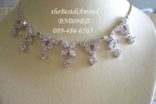 BN009RD===สร้อยคอสังวาลย์Perfect Style=== หรู สง่า ไฮโซดูดีมากๆๆๆ ดีไซน์ทันสมัย โดยการผสมผสานระหว่างเพชรเม็ดกลมและมาคี ทำให้สร้อยดูสวยโดดเด่นมาก