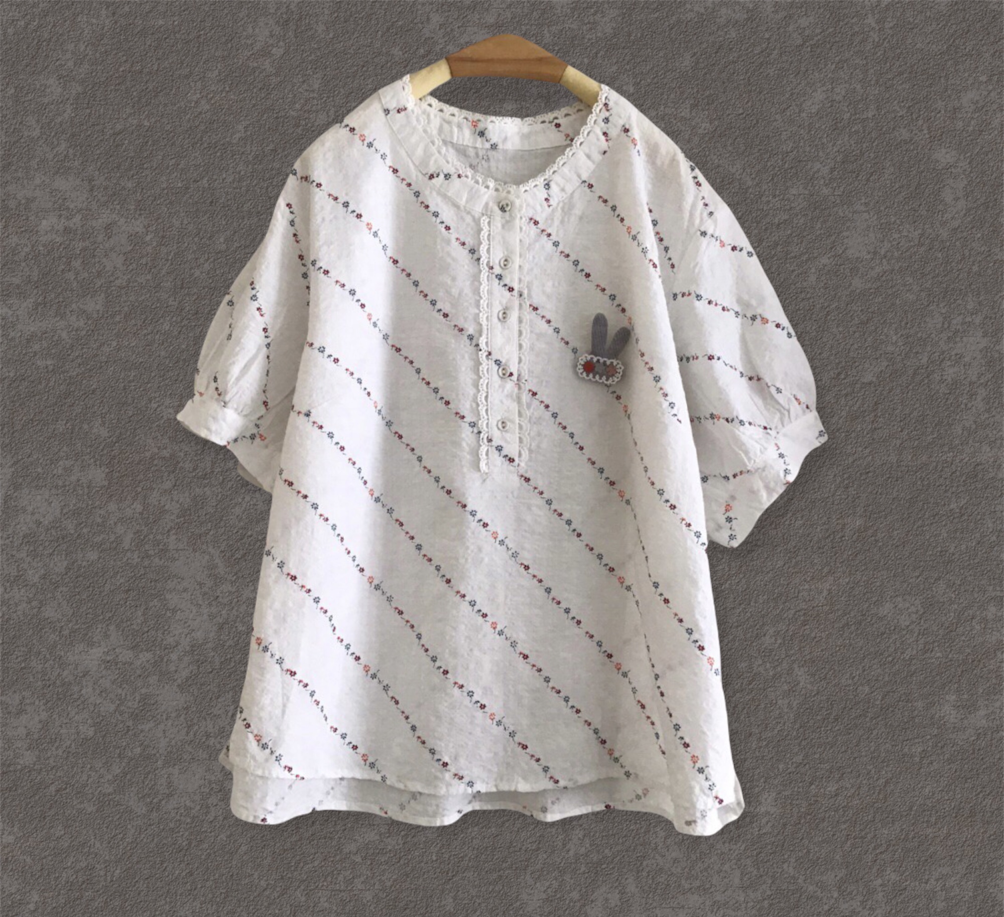 เสื้อผ้าฝ้ายแต่งลูกไม้