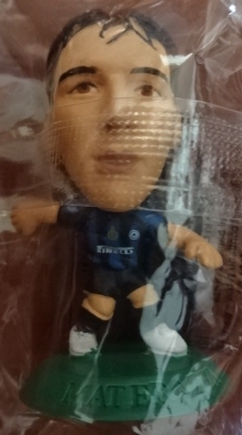 ตุ๊กตาโมเดลนักฟุตบอล ม.มาเตรัซซี่ สโมสรอินเตอร์ มิลาน โครินเธียน ไมโครสตาร์ - Italy Series 1/2006 Green Base - MC4920 ใหม่ / M.MATERAZZI INTER MILAN Football Club Corinthian MicroStars Football Figure - Italy Series 1/2006 Green Base - MC4920 NEW
