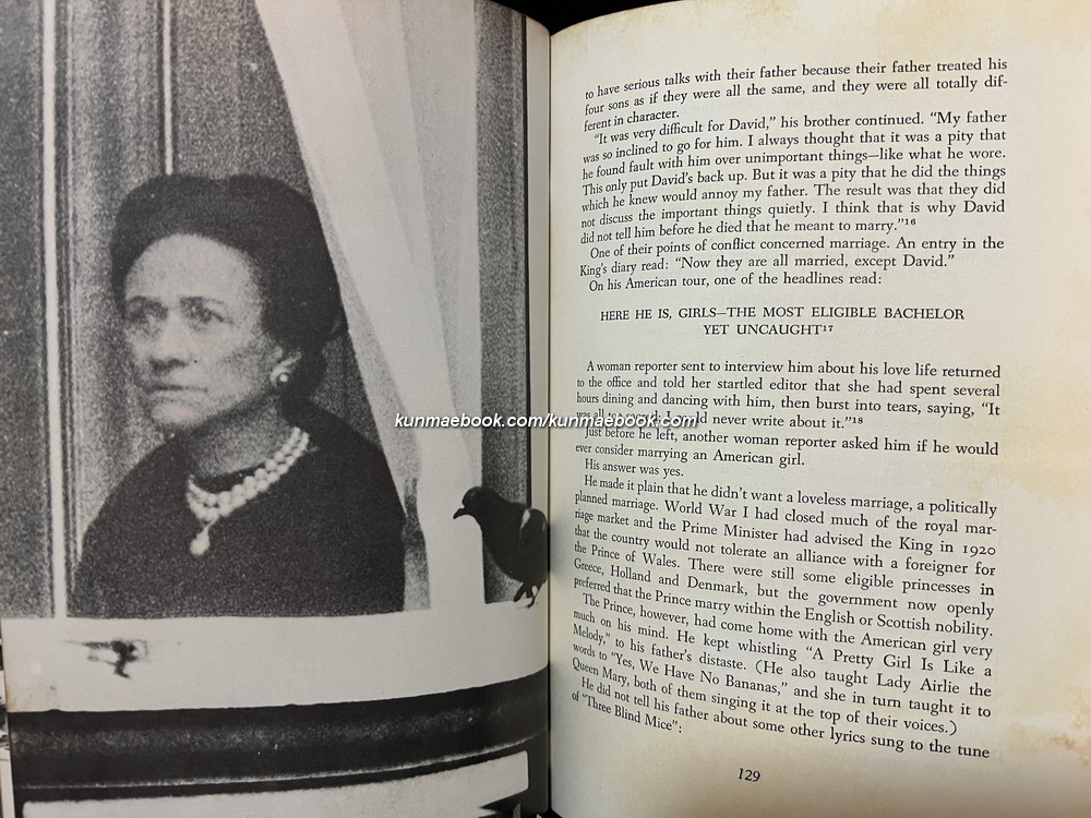 The Woman He Loved : The Story of the Duke and Duchess of Windsor by Ralph G. Martin