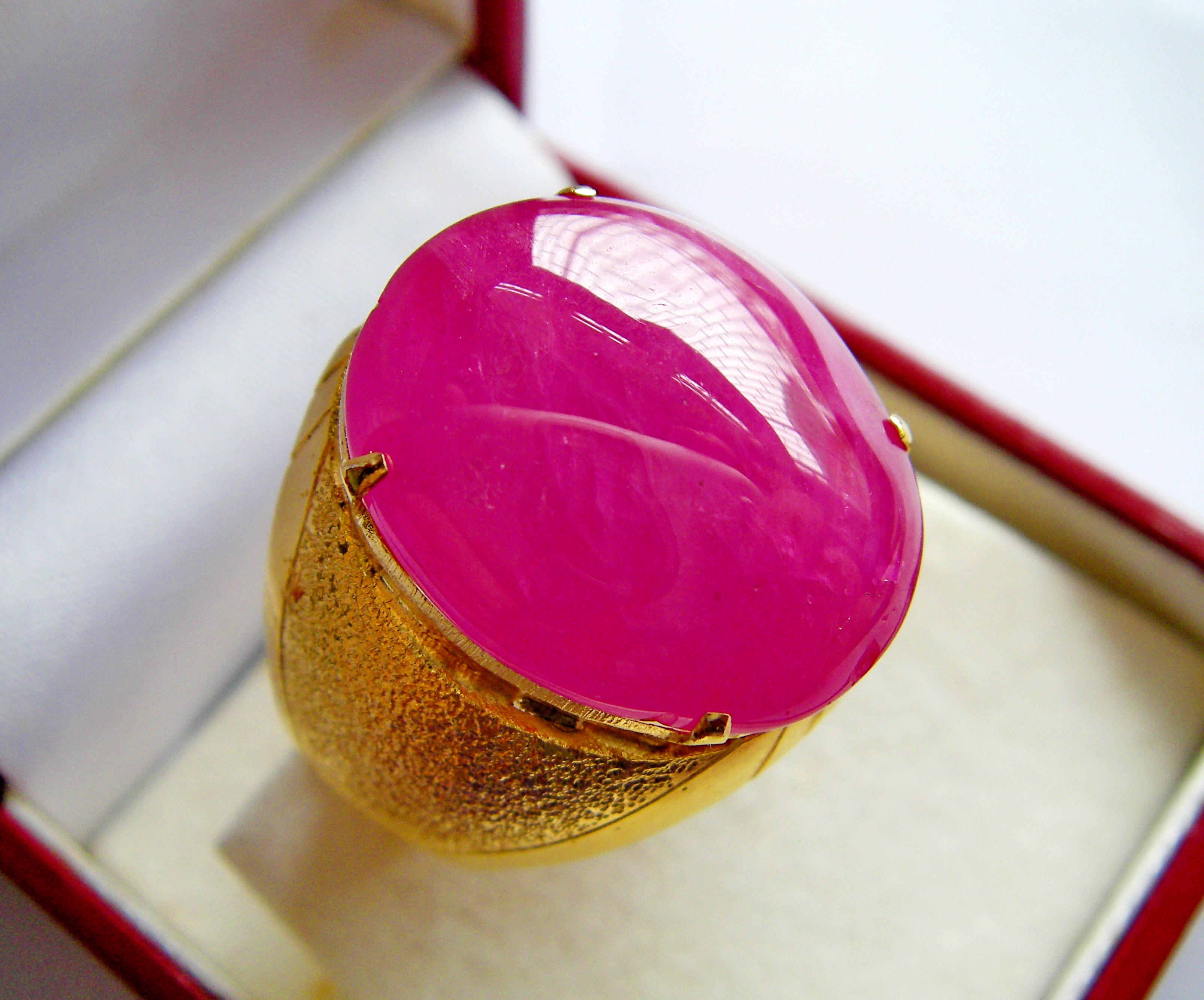 ทับทิมพม่า 產自緬甸的天然紅寶石 Natural rubies from Myanmar น้ำหนัก 22.108 ct.