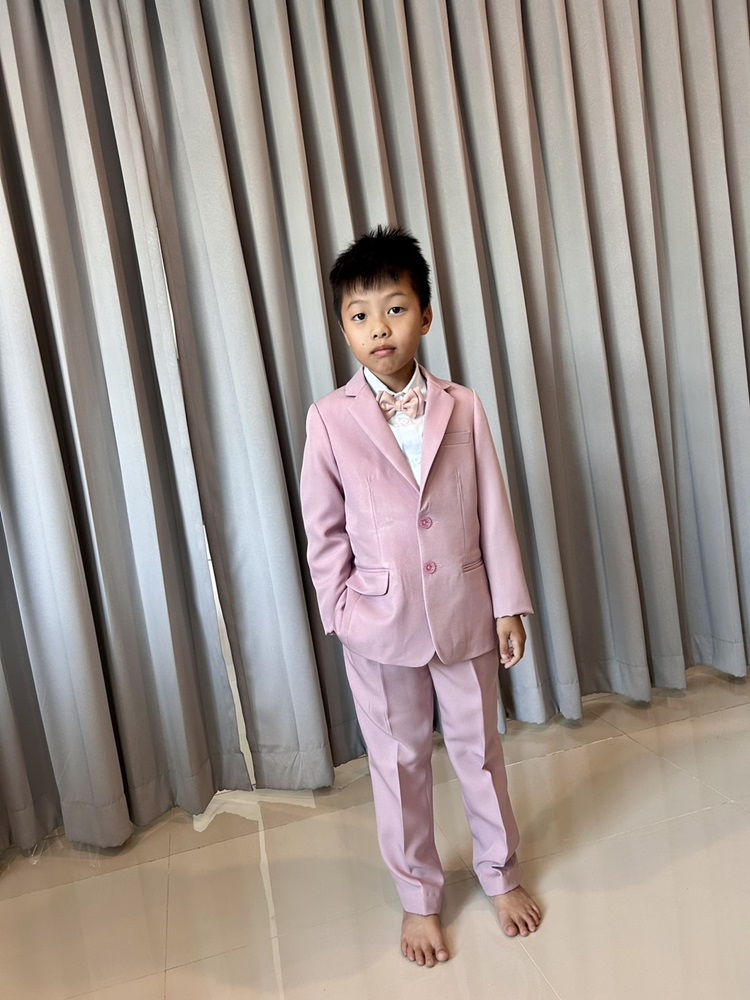 พร้อมเช่า ชุดสูทเด็กชาย สีชมพู 2 กระดุม งานตัด