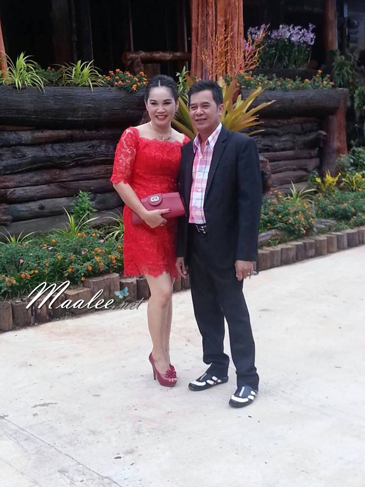 พร้อมส่ง ชุดราตรีสั้น สีแดง ลูกไม้ทัั้งตัว เปิดไหล่ แขนสามส่วน เข้ารูปสวย