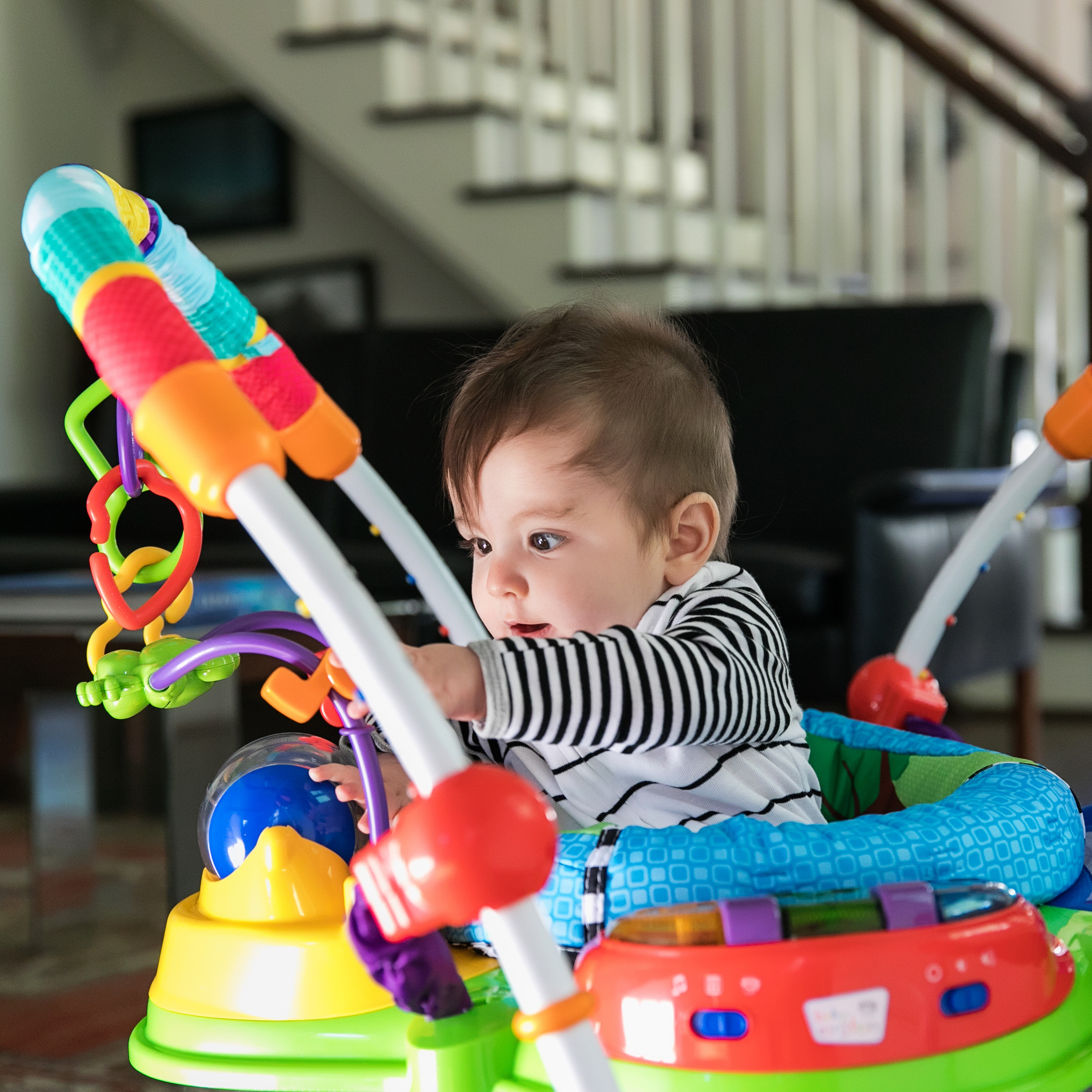 Baby Einstein Neighborhood Friends Activity Jumper จัมเปอร์เด็ก กระโดดพร้อมของเล่น เสริมพัฒนาการเด็ก ปรับความสูงได้ 5 ระดับ รุ่นใหม่ล่าสุด