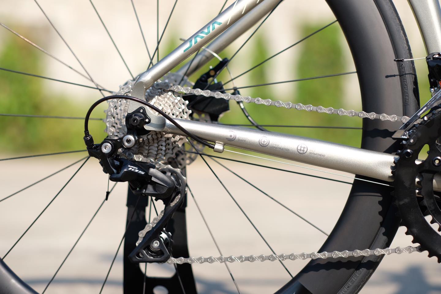 จักรยานเสือหมอบ JAVA SILURO 6 DISC ล้อ/แฮนด์/ตะเกียบ คาร์บอน ชุดขับ Shimano 22 Speed 105 mix Deca (2x11) ได้รับการรองรับมาตรฐาน 𝗨𝗖𝗜