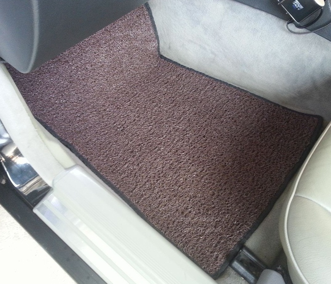 พรมปูพื้นในรถยนต์ Benz C240 W202 ไวนิลสีน้ำตาลขอบดำ