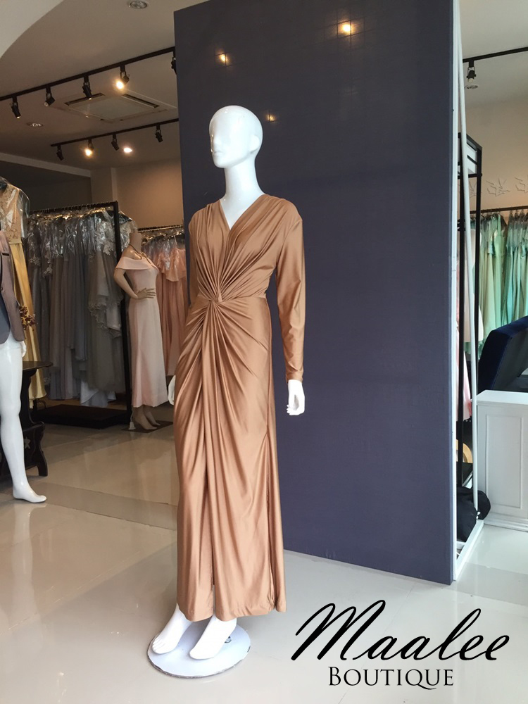 พร้อมเช่า ชุดราตรียาว แขนยาว สีทอง เนื้อผ้ายืดใส่สบาย