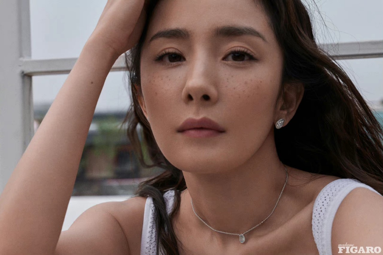นิตยสาร Madame FIGARO หยางมี่ ฉบับเดือน 6/2022