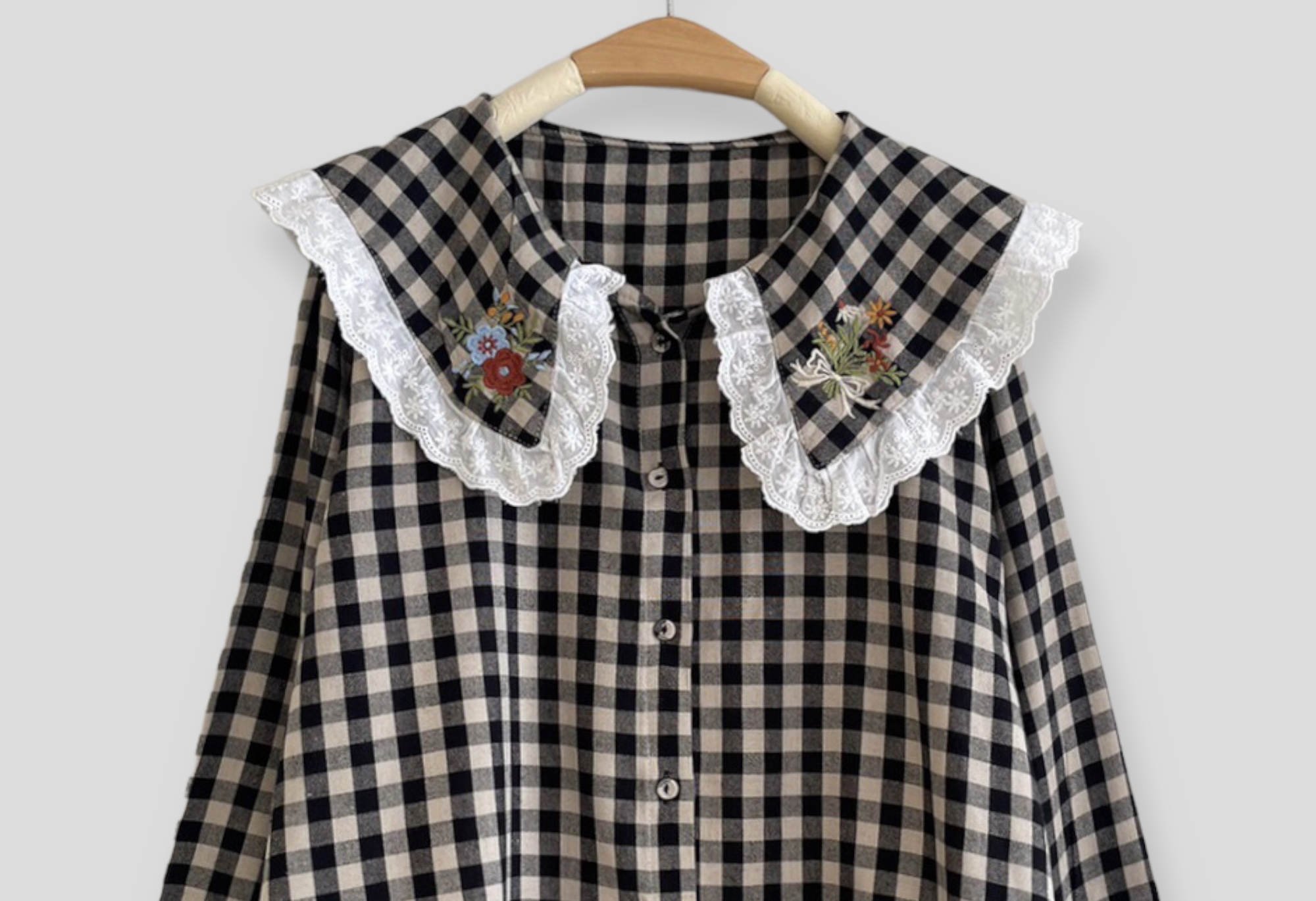 เสื้อคอบัวผ้าฝ้ายลายสก็อต