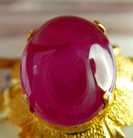 ทับทิมพม่าNATURAL RUBY เซอร์AIGS ทับทิมพม่า แดงสดออกแพรไทย กิม บ่ เซี่ยง สวยจริงอย่างนี้หายาก เม็ดนี้สวยจริง นน.7.94ct.ขนาด12.98x10.05x6.37mm