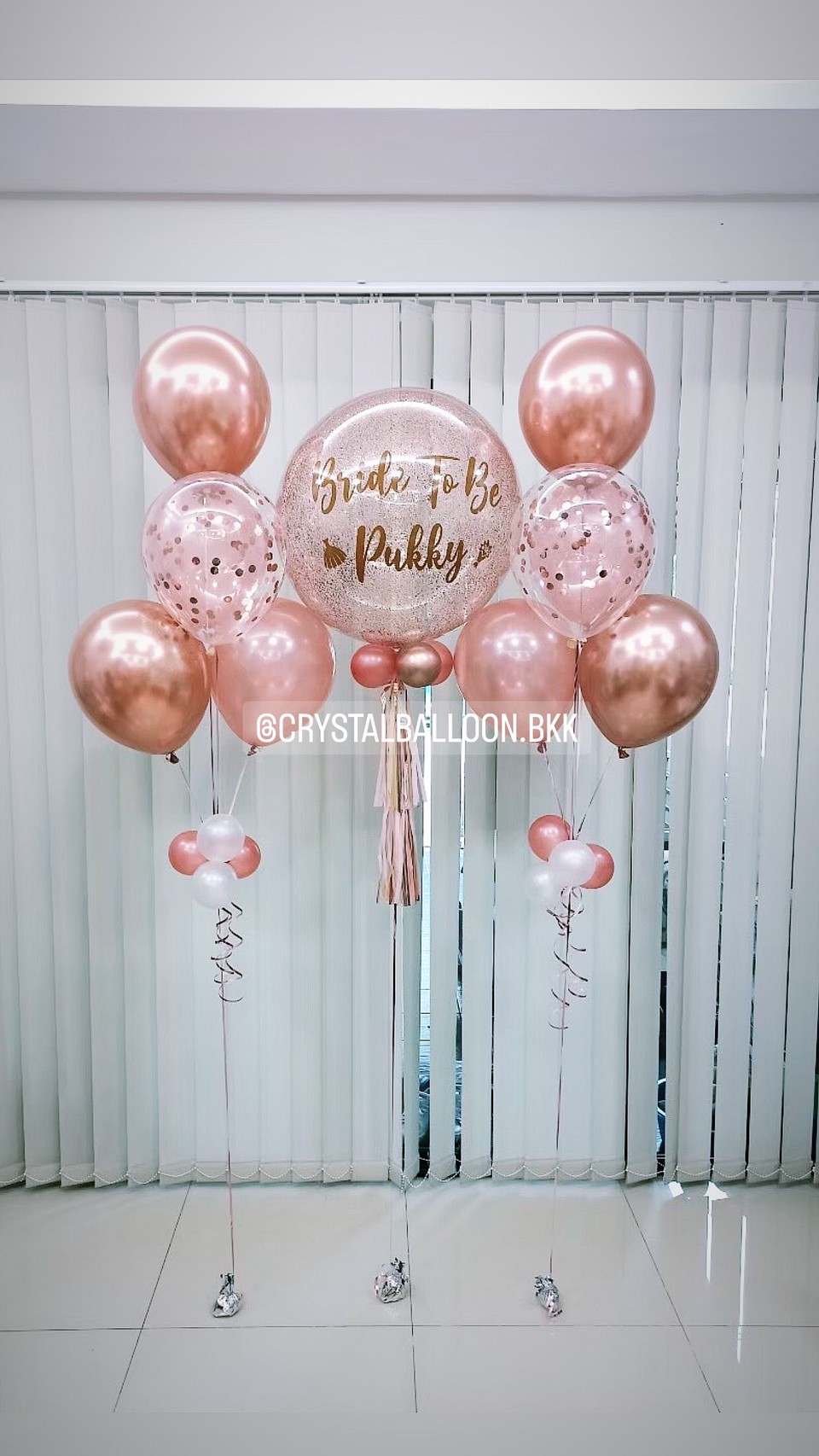 ลูกโป่ง Bride To Be Bubble ขนาด 24" พร้อมตกแต่ง ช่อลูกโป่ง 5 ลูก 2 ช่อ,ลูกโป่งใส ใส่ Confetti สามารถเปลี่ยนสีลูกโป่ง/เปลี่ยนข้อความ/เปลี่ยนขนาดได้