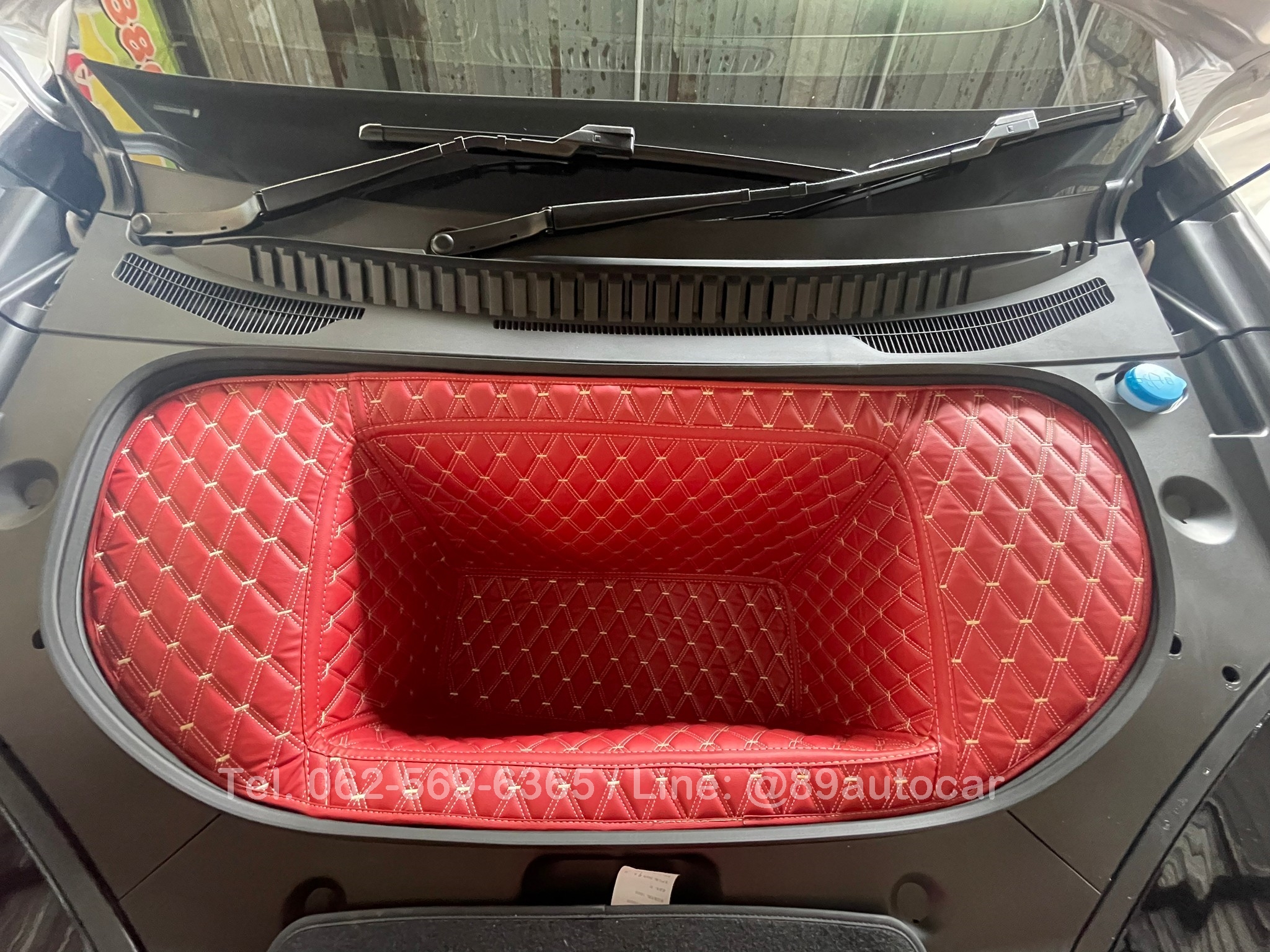 พรมรถยนต์ BYD Sealion 7 พรม7D สีแดงไวน์ด้ายทอง เต็มคัน 9 ชิ้น พร้อมไวนิลดักฝุ่น 3 ชิ้น