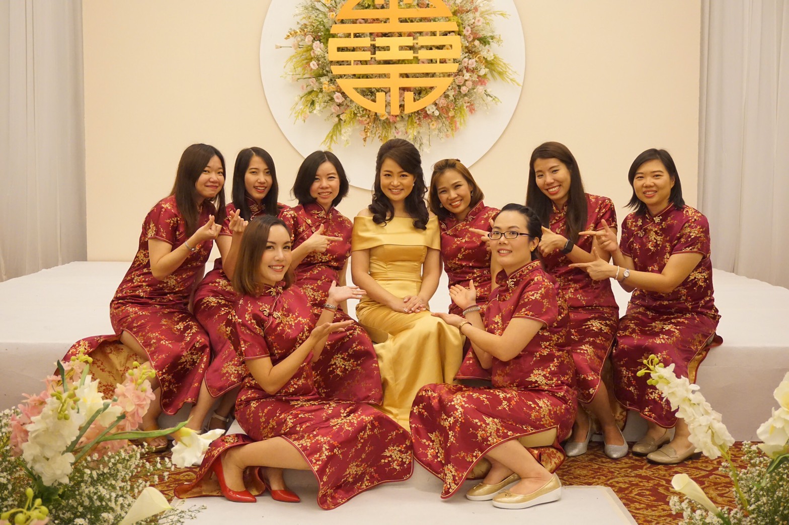 พร้อมส่ง กี่เพ้า สีไวน์แดง ลายดอกบ๊วย Cherry Blossom ผ้าไหมจีน กุ๊นขอบ ตัดเย็บอย่างดี (2XL,3XL,5XL)