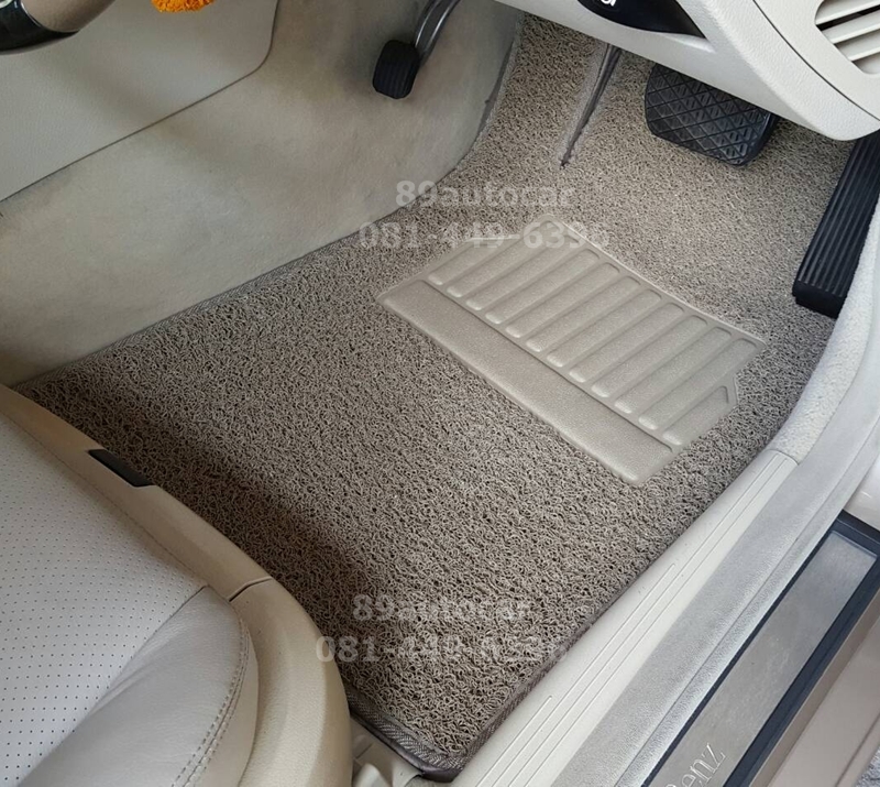 พรมไวนิลดักฝุ่น Benz E240 W211 สีครีมขอบครีม